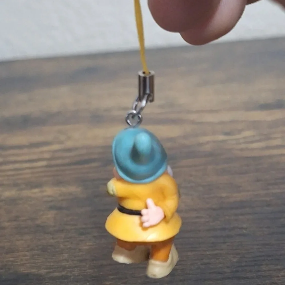 Set Of Disney's Snow White Dwarves Sleepy & Bashful Cell Phone Danglers.